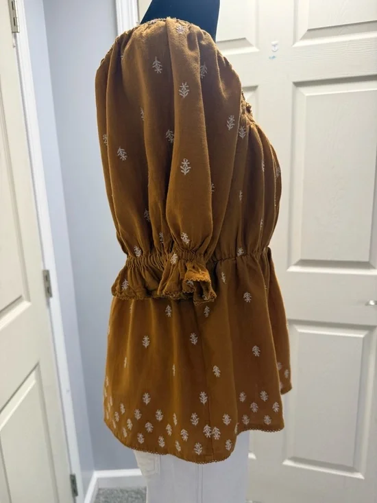 Old Navy Mustard Embroidered Peasant Top - Women’s - Picture 2 of 4